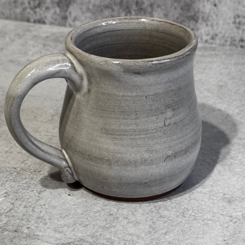 Signed Studio Pottery Rhinoceros Mug Grey Stoneware Ceramic 2020 Erin Englert - Picture 4 of 7